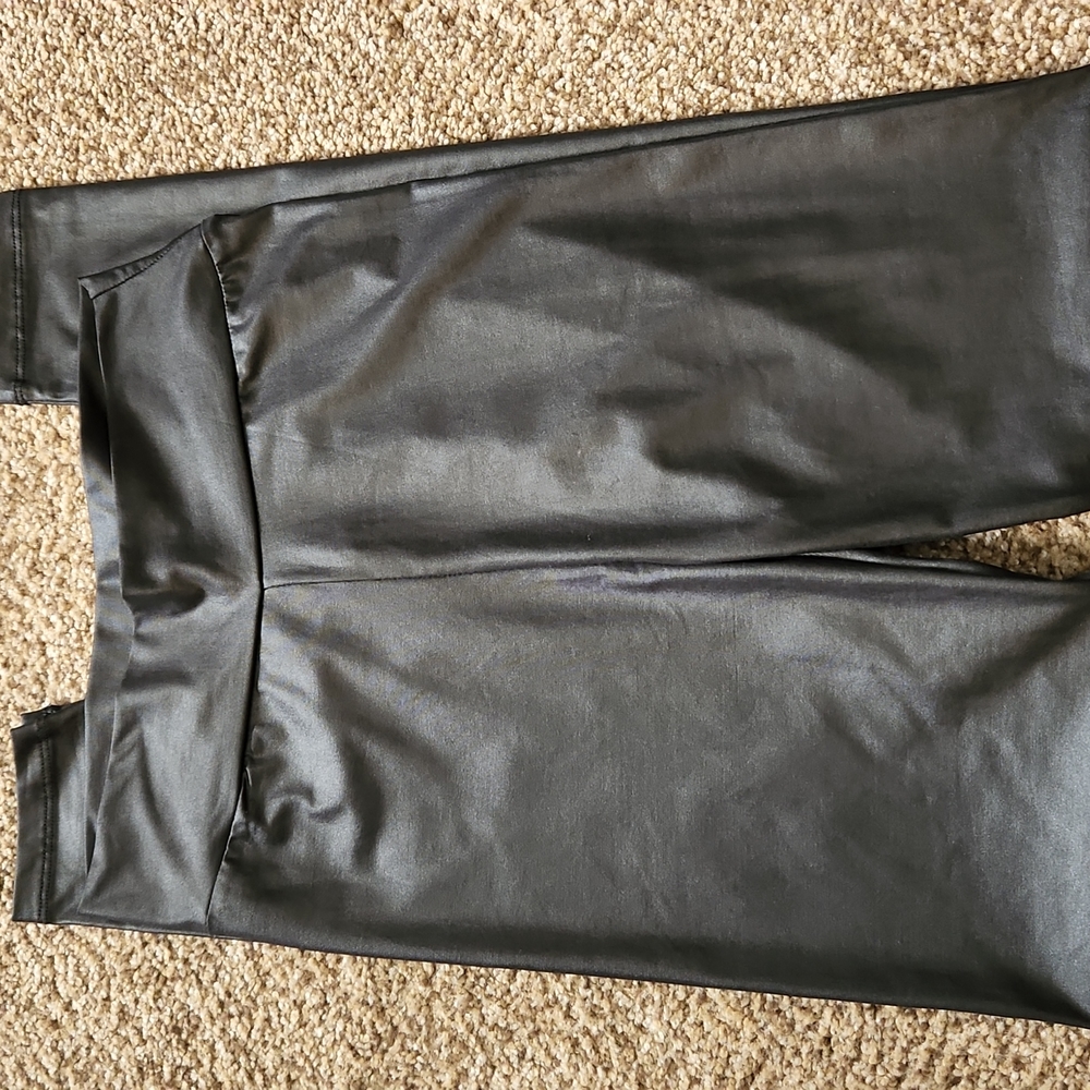 BLACK LEGGINGS - Picture 2 of 3